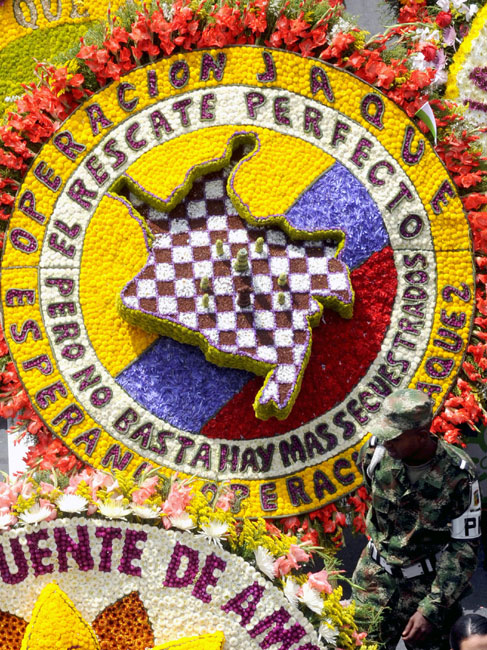 组图:哥伦比亚举行大型鲜花节(组图)