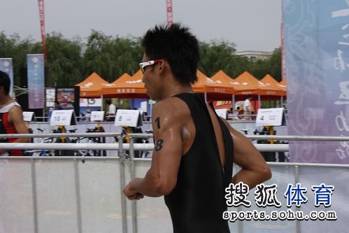 铁人口号黝嘿_铁人王进喜图片(3)