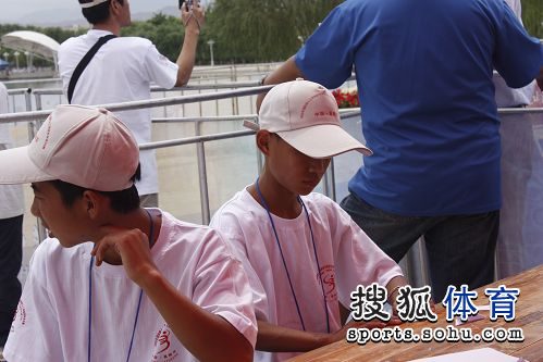图文:嘉峪关国际铁人三项赛小志愿者折纸泉州扬帆船务有限公司图片