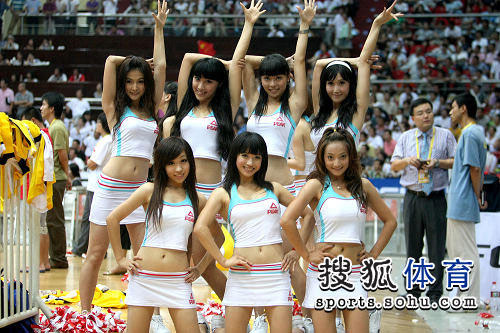 ... 啦啦队美女_n啦啦队美女走光图_浙美女啦啦队_美女