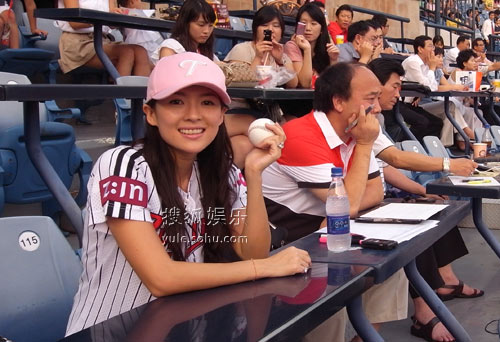 章子怡获邀出席韩国棒球联赛 担任开球嘉宾