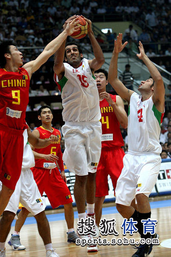 中国男篮vs伊朗半决赛图片