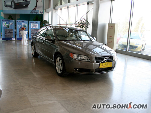 2009ֶS80L