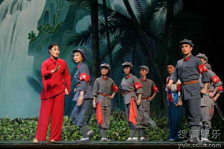 图：中国戏曲学院《红色娘子军》彩排照片 33