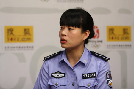 陆锦棠女儿怀念父亲 继承父志考进警官学院