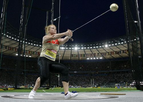 图文:世锦赛女子链球决赛 海德勒高速旋转