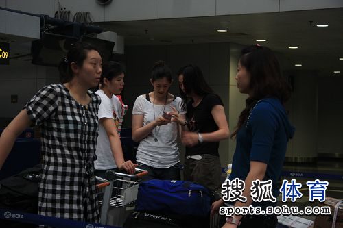 女排李娟老公,新疆女作家李娟,作家李娟_点力图库