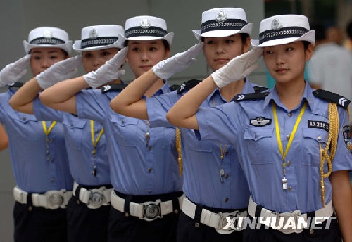 西安交警设立女子示范岗(组图)