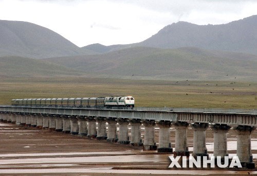 2006年7月1日青藏铁路全线建成通车(图)