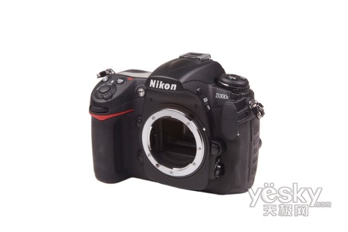 ῵D300S