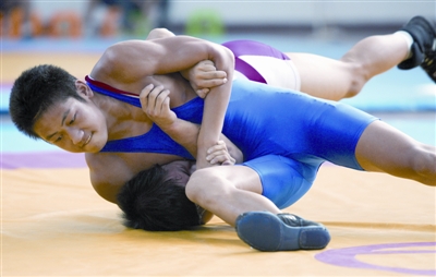 全国八运会青少年摔跤比赛 蔡甸区"摔"出名堂