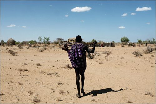 肯尼亚干旱肆虐引发饥荒 居民直面死亡(组图)