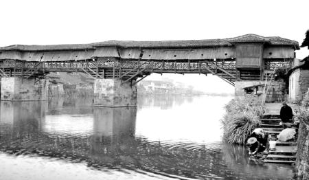 福建南平浦城廊桥被烧断坍塌 有630年历史(图