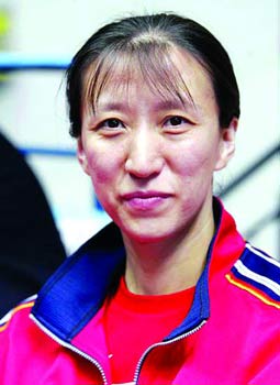 陈赖亚文; 1990亚运会女排决赛; 海峡都市报:中国女排谁来救"市"