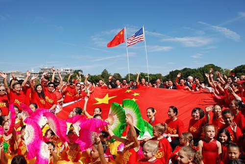 纽约华人留学生喜迎中国国庆(组图)