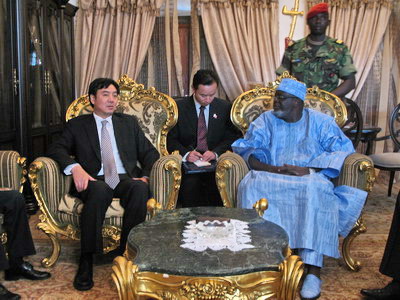 几内亚比绍总统萨尼亚会见中国外交部长助理翟
