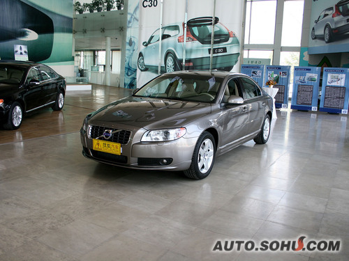 2009ֶS80L