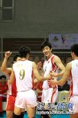 图文：中国男排3-0哈萨克斯坦 中国队开心庆祝