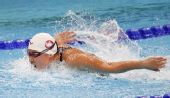 图文：女子混合泳接力上海夺冠 刘子歌在比赛中