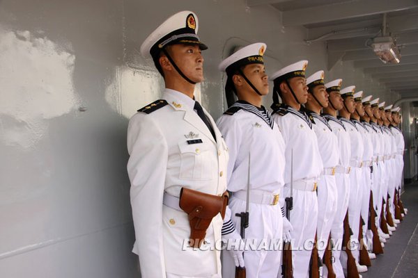 直击中国海军"郑和"号出访韩日出发仪式