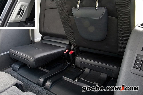 车内车外都可以方便的对第三排座椅进行电动折叠