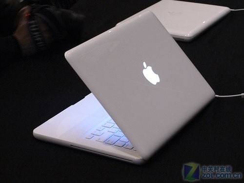 经典小白全面进化 苹果新MacBook发布 