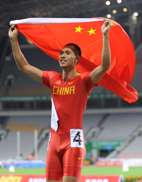 男游泳运动员激凸; 图文:亚锦赛次日男子400米 刘孝生庆祝夺冠