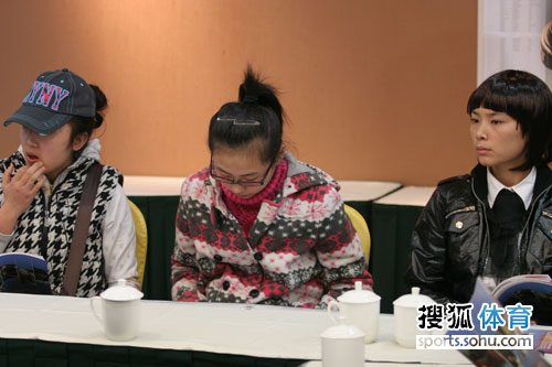 姿媚婷9元内衣超市(2)