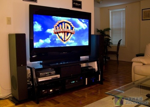 60吋全高清 看大尺寸平板电视的影院系统