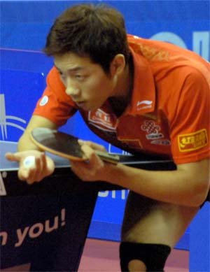图文:亚洲乒乓球锦标赛 许昕在男单比赛中