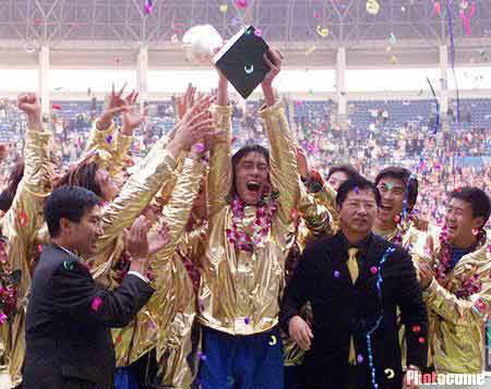 资料图:中国顶级联赛历届冠军 2003上海申花