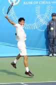 图文：东亚运网球首日赛况 选手反拍回球