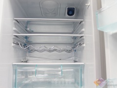 新飞三门冰箱降400 荷花在厨房盛开