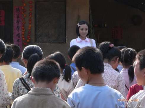 杨蓉加盟内地版《鲁冰花 首演山村女教师