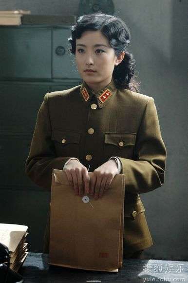 正在btv影视频道热播,剧中,青年演员徐雅祺饰演的一位国民党女特务