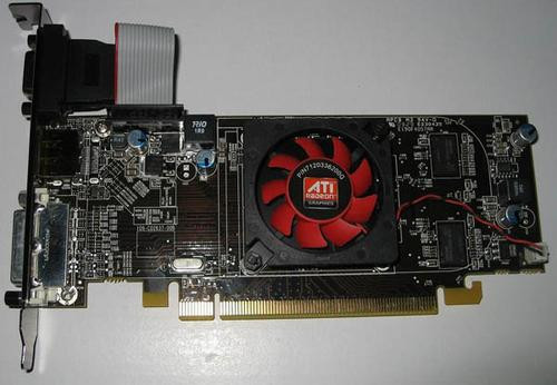 【01.14】AMD Cedar核心低端DX11显卡谍照曝光 