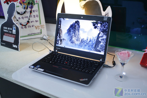 红色首秀 ThinkPad E30时尚本到货卖场 