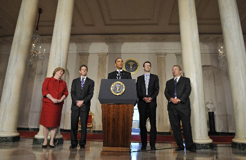 华盛顿，2010年2月1日 奥巴马提交2011财年预算。 新华社记者张军摄 