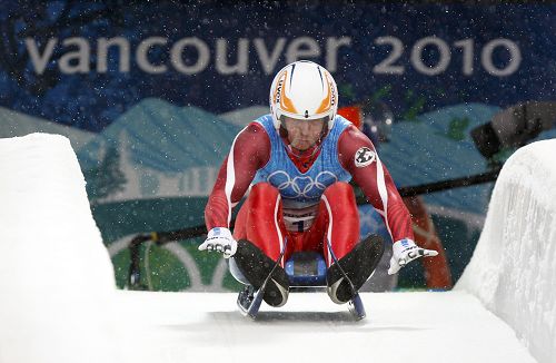 温哥华冬奥会图片; 图文:雪橇比赛赛前训练 法国选手训练-搜狐体育