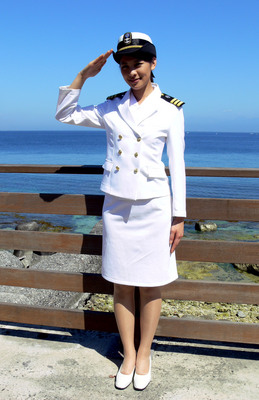 在小琉球举行开镜典礼,甜心名模林若亚特地以一身帅气女军官装扮亮相