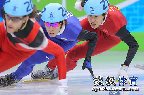 图文:刘显伟晋级1500米半决赛