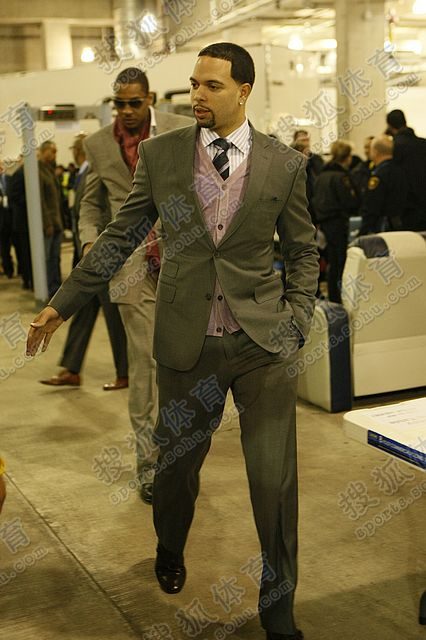 图文:NBA全明星球员盛装彩排 德隆-威廉姆斯