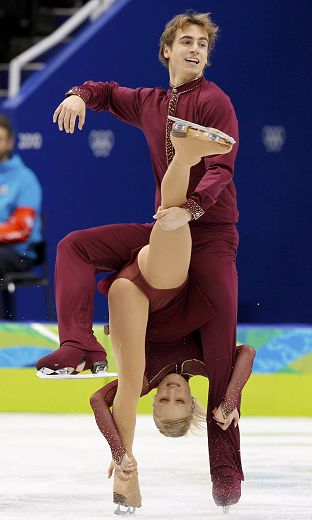 图文:花样滑冰双人短节目 瑞士莫兰德多尔萨斯