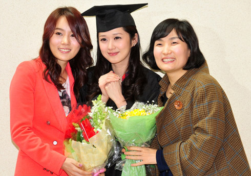 张娜拉常留级 大学念十年才毕业