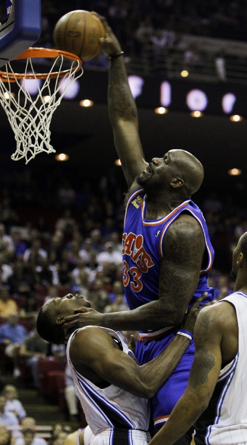 图文nba魔术胜骑士奥尼尔暴扣