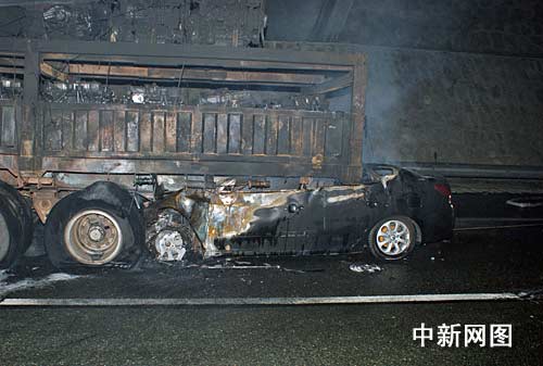 京港澳高速公路大悟段发生惨烈事故 祖孙六人回家途中车祸遇难