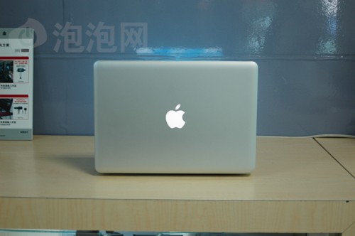 苹果macbook air笔记本高清图片