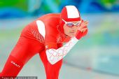 图文：速度滑冰男子10000米 波兰选手专注比赛