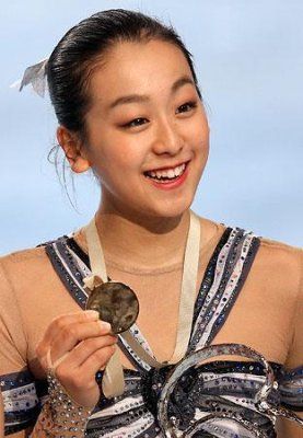 图文花滑美女浅田真央写真微笑可爱无比