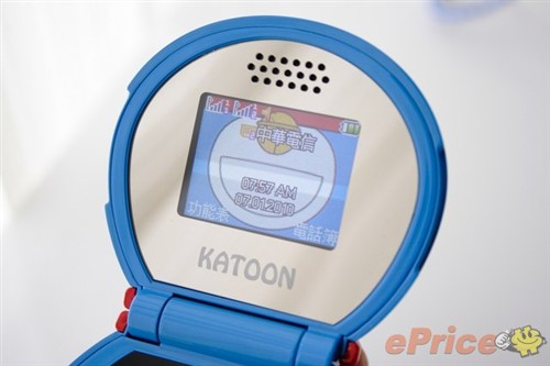 试玩Katoon D1哆啦A梦40周年纪念手机